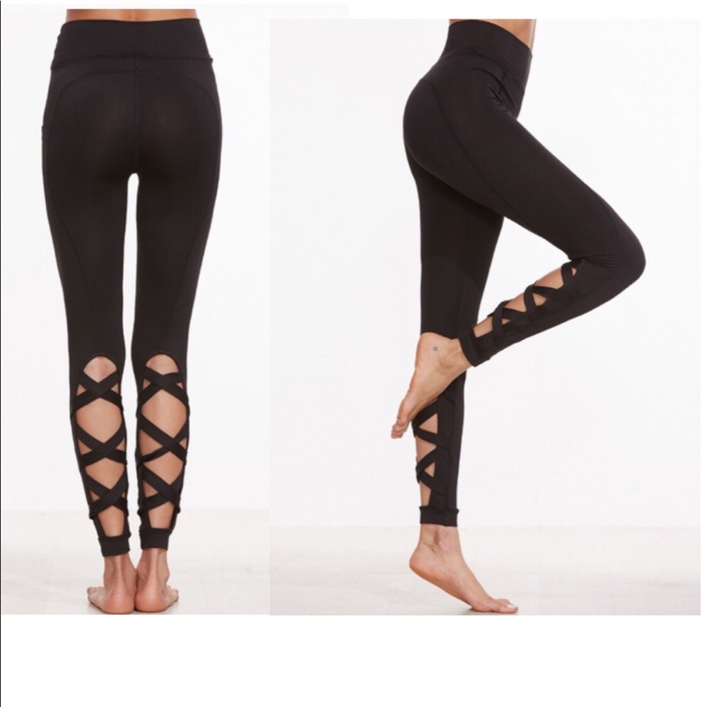 CrissCross Cut out lattice Yoga Pants leggings Sm.